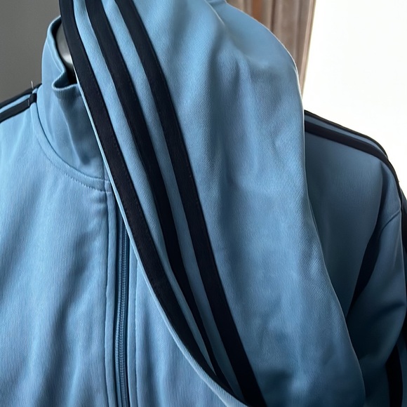 NWOT! Adidas Men’s Jersey Full Zip 3 tone jacket. Large. Knit bottom and cuffs - Picture 5 of 9